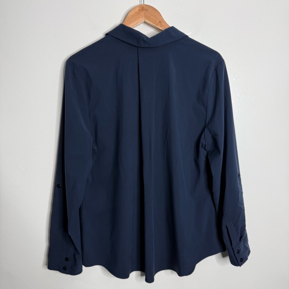 Chico's Silky Soft Relaxed Shirt Pull Tab Sleeves Navy Large Chico's 2 Workwear‎ - Picture 7 of 9
